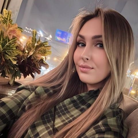 Модель Alina Rai (Алина Рай)